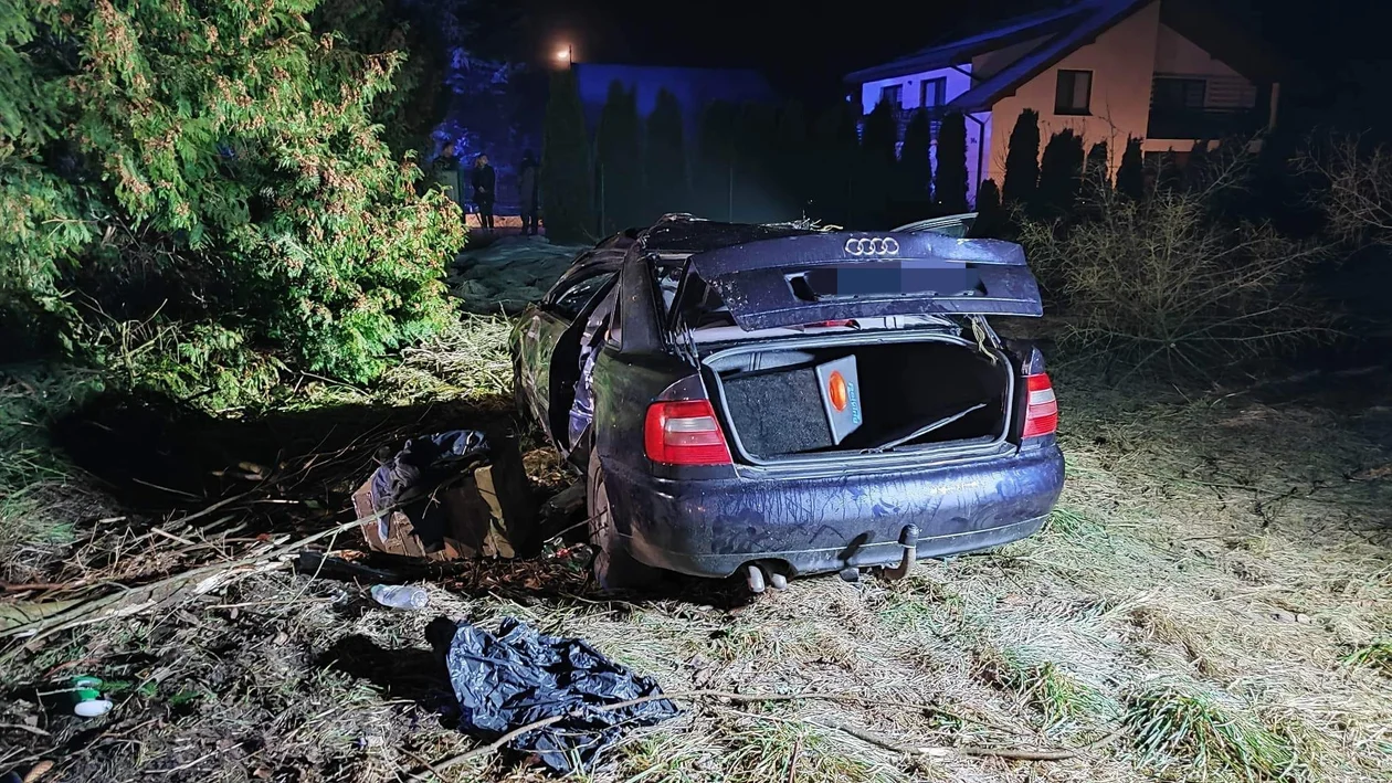 Uderzył w ogrodzenie w Wólce Zabłockiej - Zdjęcie główne