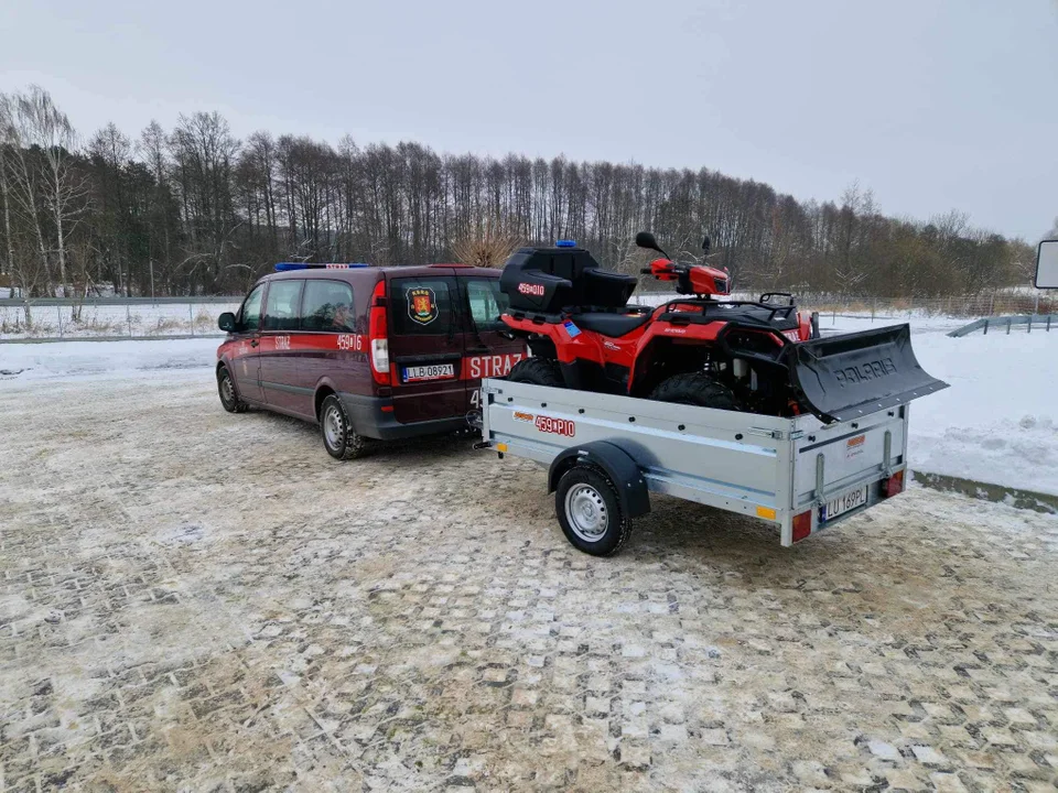 Quady dla strażaków - ochotników. 11 jednostek OSP z powiatu lubartowskiego z nowymi pojazdami - Zdjęcie główne