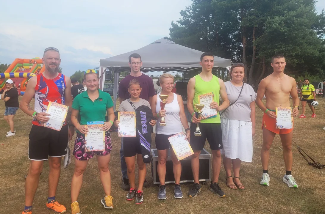 Sportowy piknik w Nowodworze. Bieg terenowy o puchar wójta. (galeria) - Zdjęcie główne