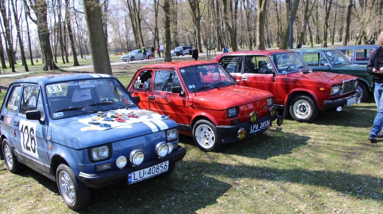 Zlot klasyków motoryzacji w Lubartowie. Przyjechał polonez z logiem UNITRY (zdjęcia) - Zdjęcie główne