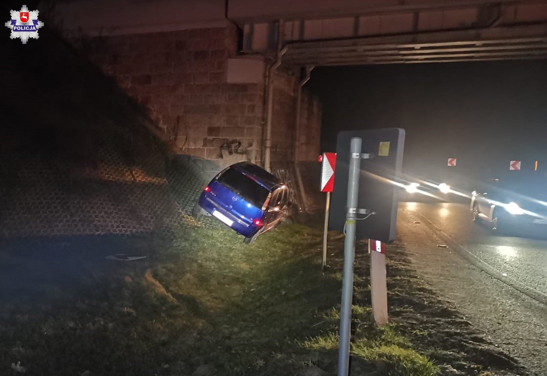 Wjechał w wiadukt w Wandzinie - Zdjęcie główne