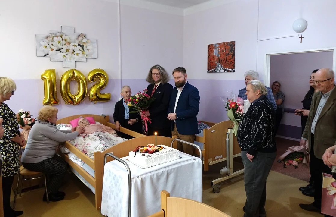 Scholastyka Wójcik skończyła 102 lata. Odwiedził ją starosta lubartowski - Zdjęcie główne