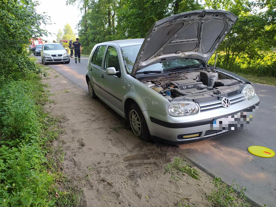 Samochód najechał na kamienie w Kamionce - Zdjęcie główne