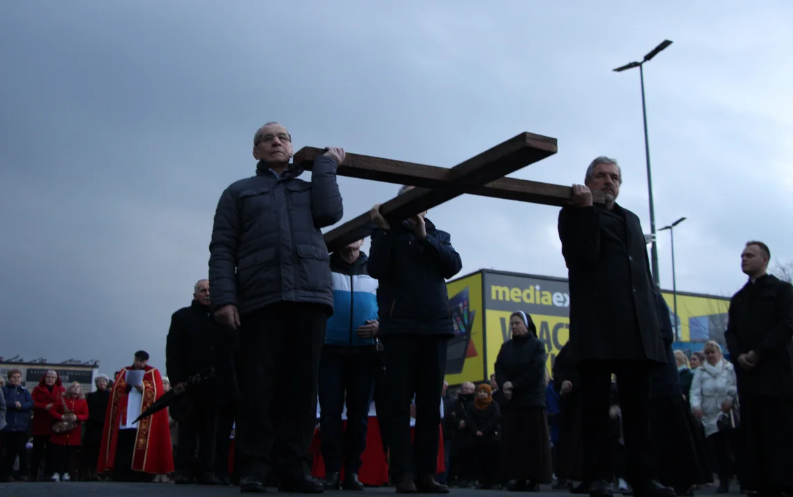 Dzisiaj Droga Krzyżowa w Lubartowie. Wyruszy spod kościoła św. Anny - Zdjęcie główne