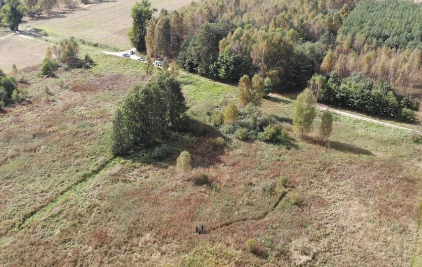 Lisów: przy pomocy drona znaleźli zwłoki mężczyzny - Zdjęcie główne