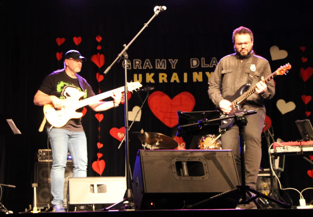 W Lubartowskim Ośrodku Kultury zagrali dla Ukrainy. W czasie koncertu zbierane były dary dla uchodźców (zdjęcia) - Zdjęcie główne