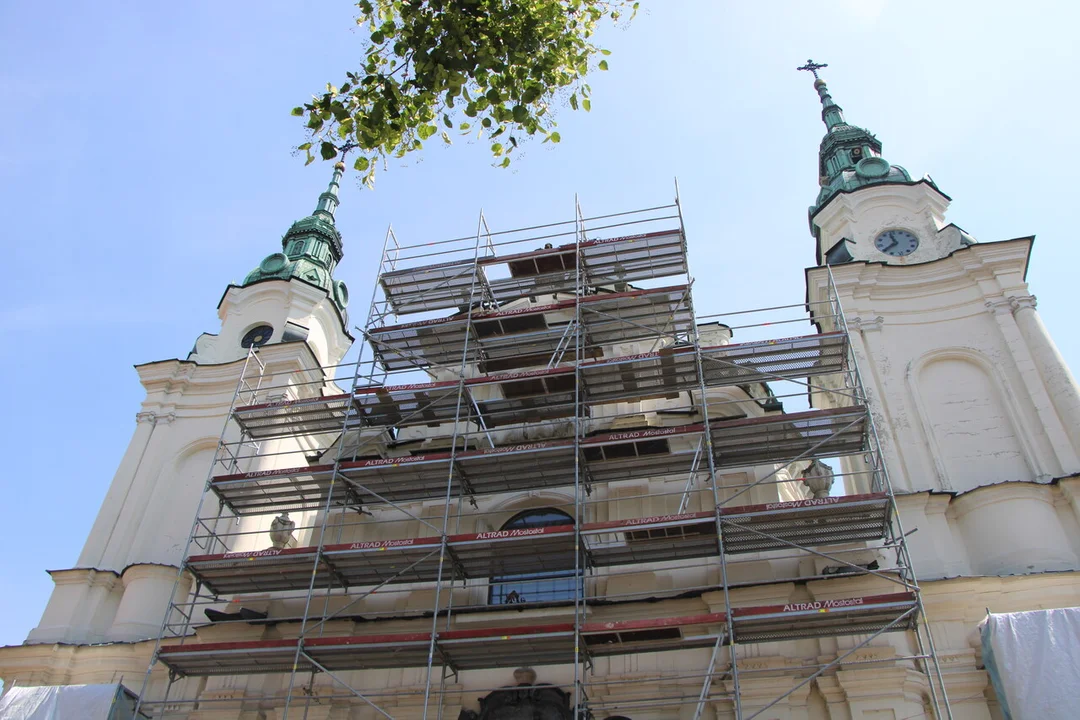 Figury stały na "słowo honoru". Remont w Bazylice św. Anny w Lubartowie - Zdjęcie główne