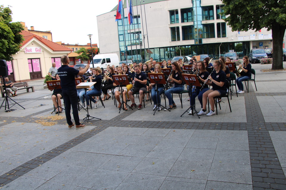 Orkiestra i szachy na sobotnie popołudnie - Zdjęcie główne