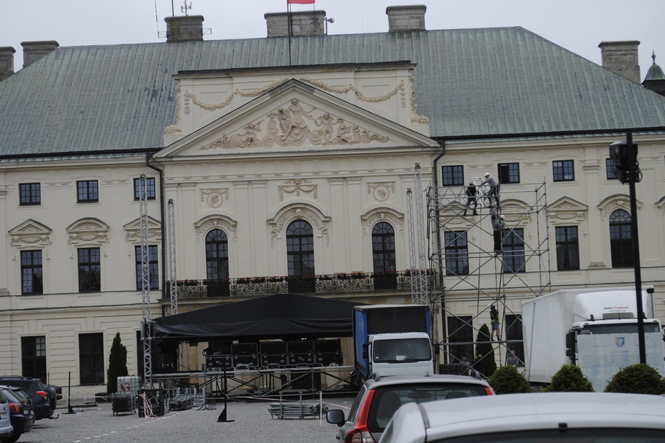 W niedzielę koncert - scena już powstaje - Zdjęcie główne