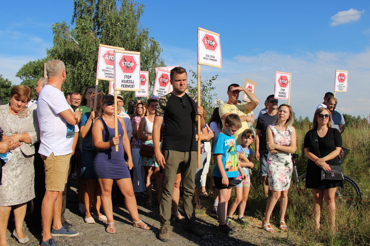 Mieszkańcy Pałecznicy Kolonii protestują przeciw budowie kurzej fermy - Zdjęcie główne