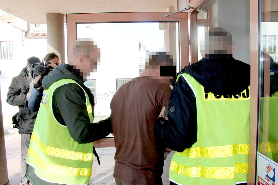  Zadał ojcu kilkadziesiąt ciosów nożem. Jest areszt - Zdjęcie główne