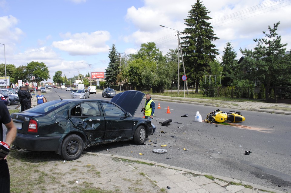 Wypadek z udziałem motocyklisty, 24 - latek ranny (aktualizacja, zdjęcia) - Zdjęcie główne