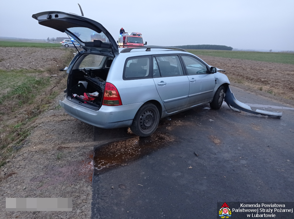 Kierowca toyoty zabrany do szpitala po kolizji w Pałecznicy (aktualizacja) - Zdjęcie główne