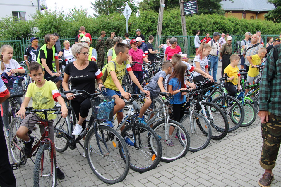 Rowerzyści szlakiem żołnierzy AK - rajd w gminie Firlej - Zdjęcie główne