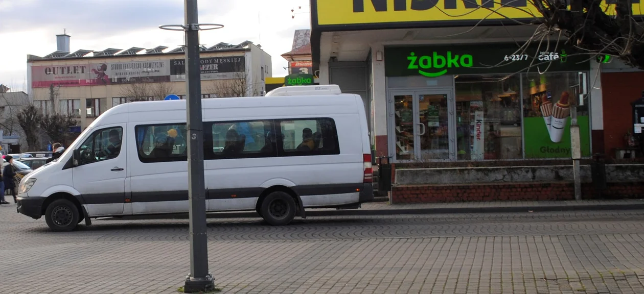 Radni ustalili nowe przystanki w Lubartowie. Ruszy pilotażowa linia komunikacji miejskiej (video) - Zdjęcie główne