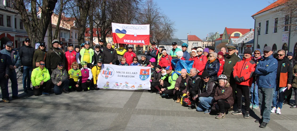 MKTR Relaks Lubartów solidarny z Ukrainą. Rajd do Sernik w niebiesko - żółtych barwach (zdjęcia) - Zdjęcie główne