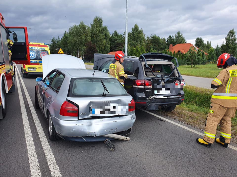 Zderzenie w Szczekarkowie. Cztery osoby poszkodowane - Zdjęcie główne