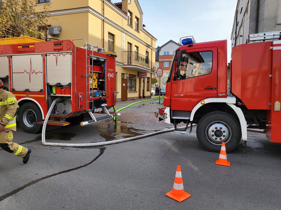 Pożar w Lubartowie. Paliło się solarium przy ul. Mickiewicza (zdjęcia) - Zdjęcie główne