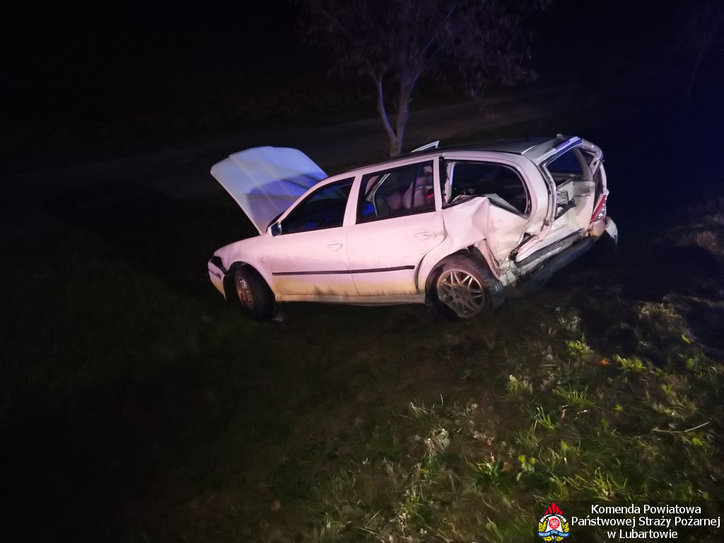 BMW, Skoda i ciągnik samochodowy zderzyły się w Nowodworze - Zdjęcie główne