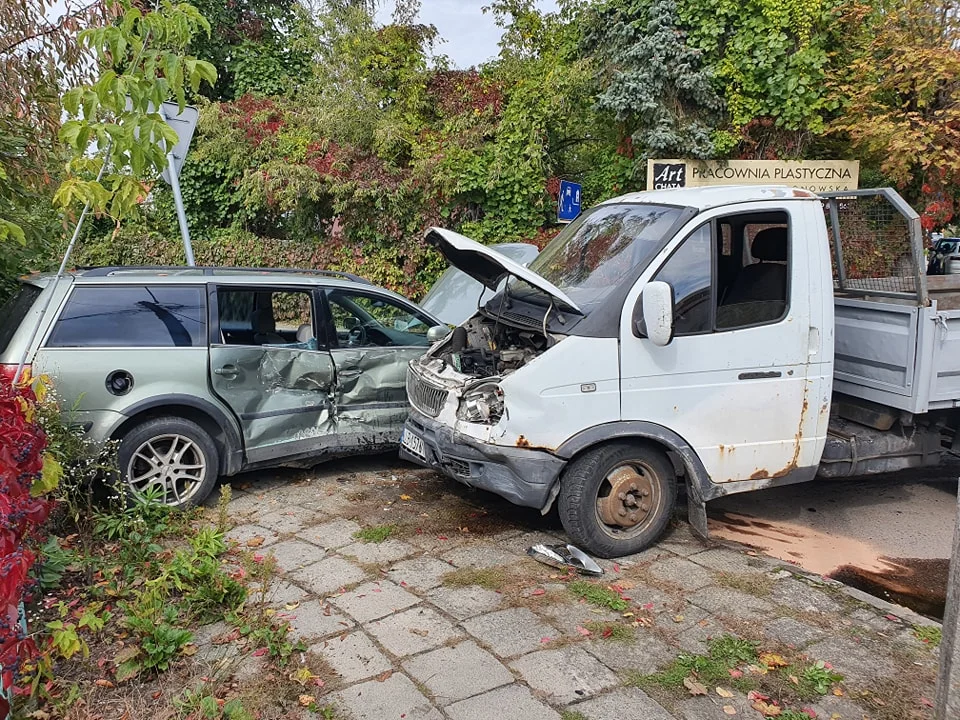 Zderzenie na 3 Maja. Dwa samochody zderzyły się w Lubartowie - Zdjęcie główne