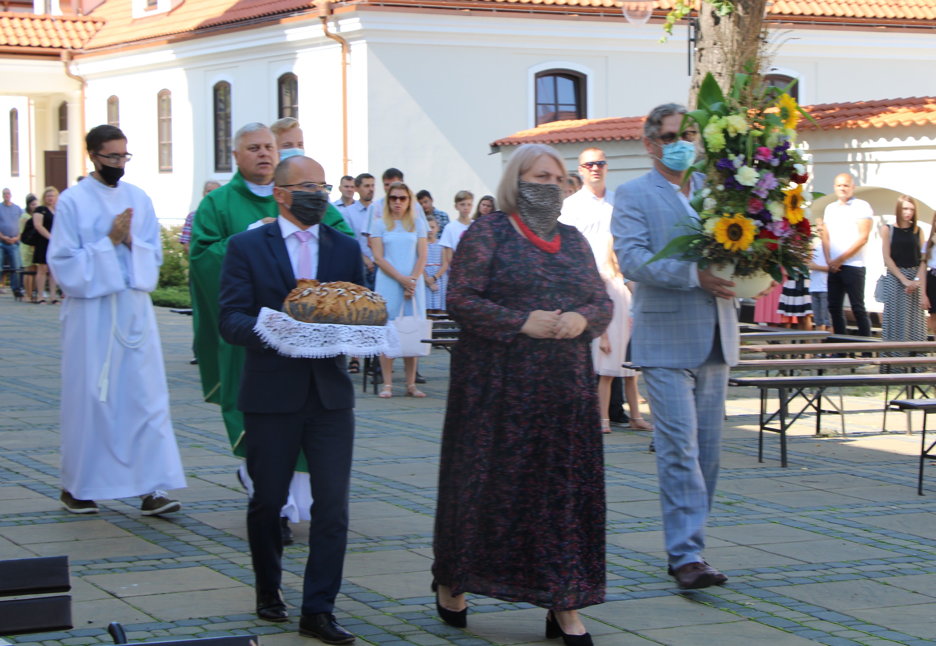 Dożynkowa msza w bazylice św. Anny w Lubartowie bez wieńców dożynkowych - Zdjęcie główne