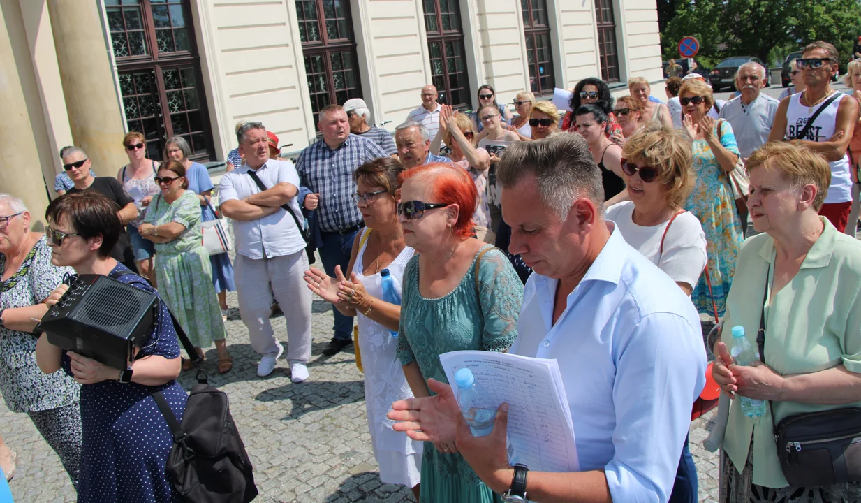 W piątek kolejny protest pracowników szpitala w Lubartowie - Zdjęcie główne