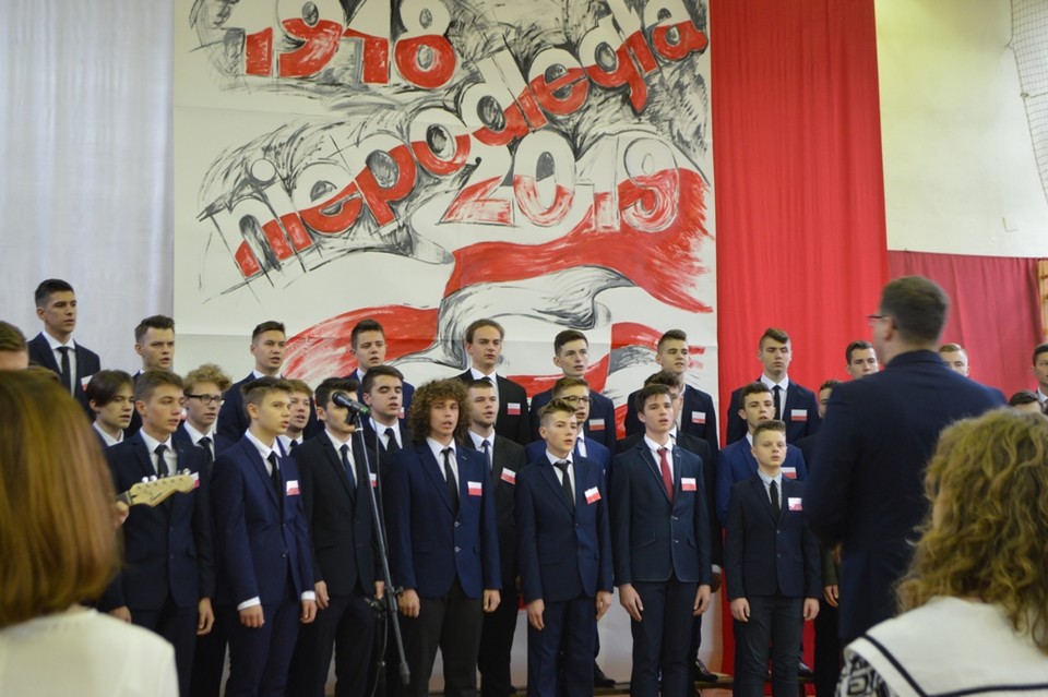 Narodowe Święto Niepodległości według II LO - Zdjęcie główne