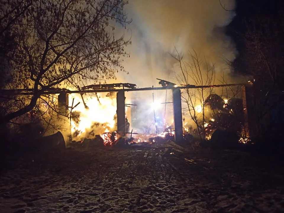 Pożar w Ostrówku Kolonii. Spłonęła stodoła - Zdjęcie główne