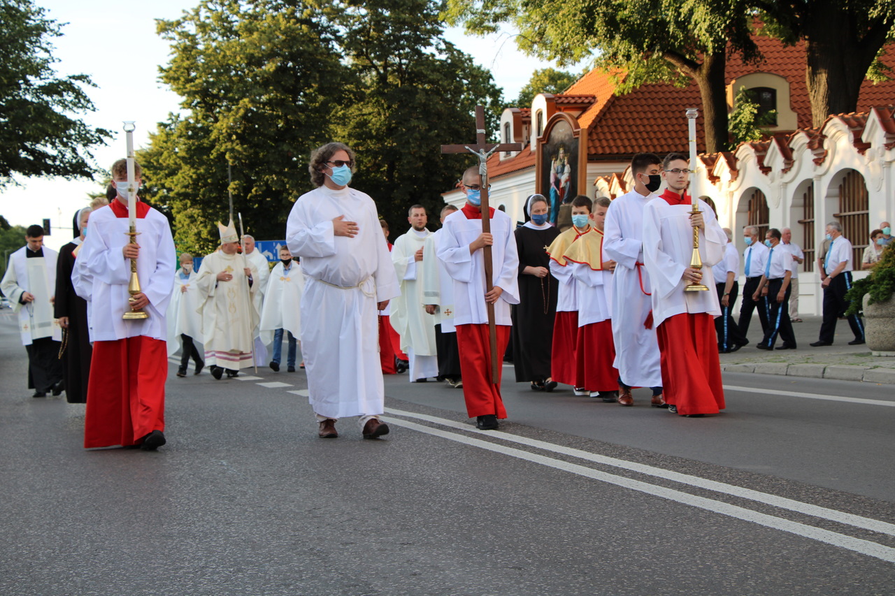 Procesja wyruszyła spod kościoła św. Anny