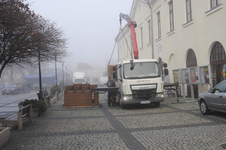 Jutro Wigilia miejska, scena już stoi - Zdjęcie główne