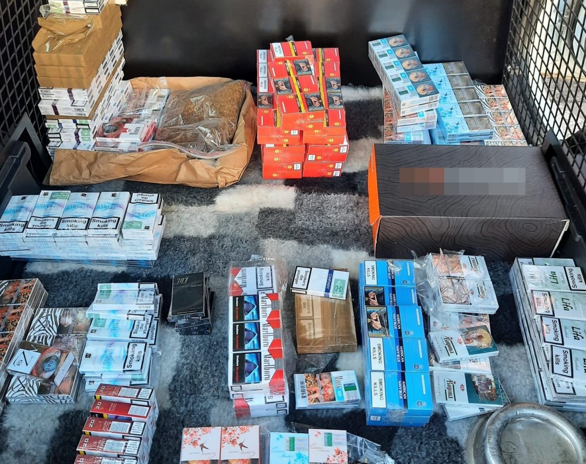 Gmina Niemce: Wpadli z kontrabandą. Mieli blisko tysiąc paczek papierosów - Zdjęcie główne