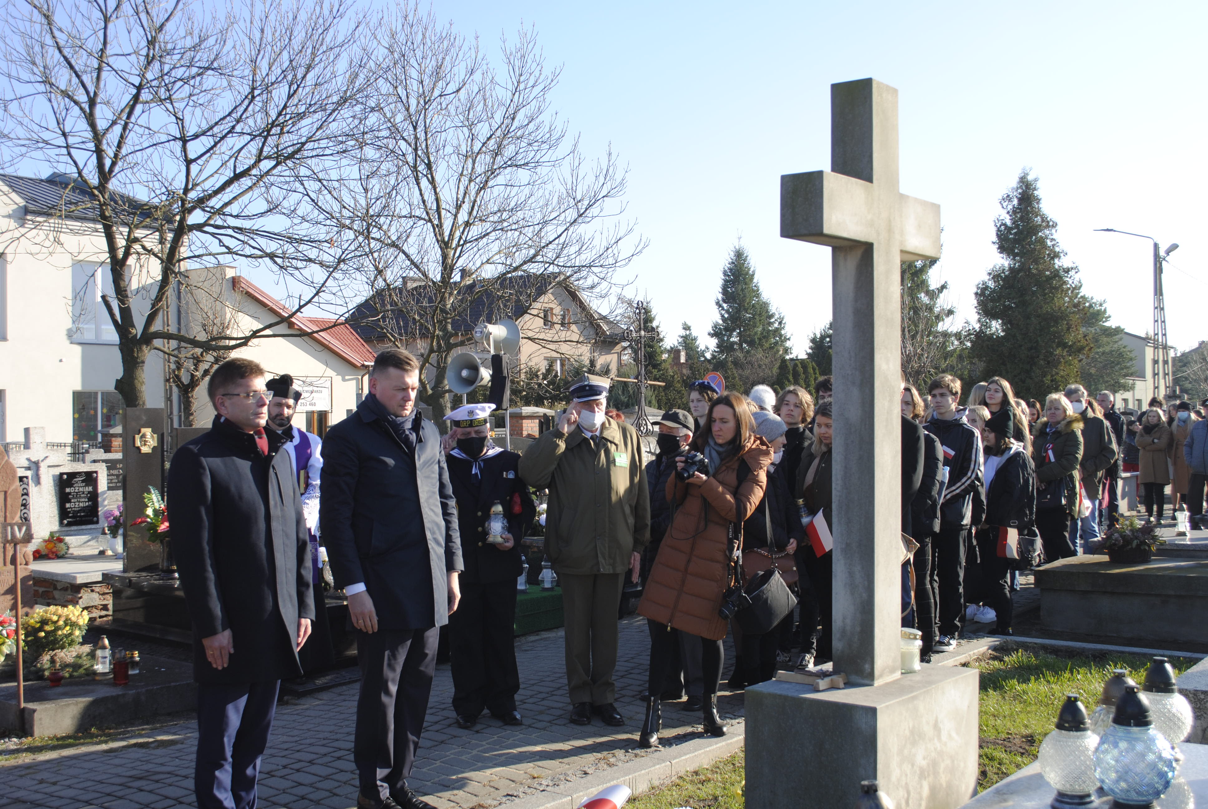 Obchody Święta Niepodległości w Lubartowie. Złożono kwiaty na grobach poległych żołnierzy (zdjęcia) - Zdjęcie główne