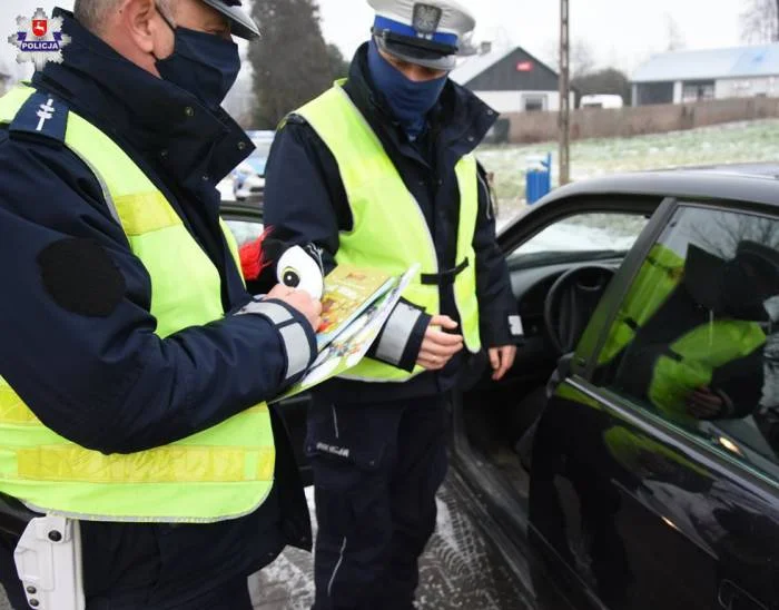 Wpadli na przekroczeniu prędkości w powiecie parczewskim. Mężczyzna z powiatu lubartowskiego poszukiwany listem gończym,  kobieta spieszyła się do fryzjera - Zdjęcie główne