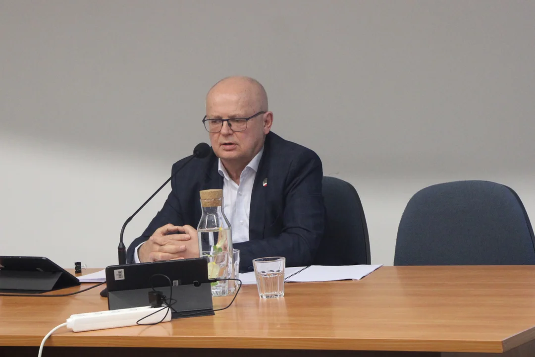 Przewodniczący Rady Miasta Lubartów zrezygnował z funkcji. Grzegorz Gregorowicz opuścił obrady - Zdjęcie główne
