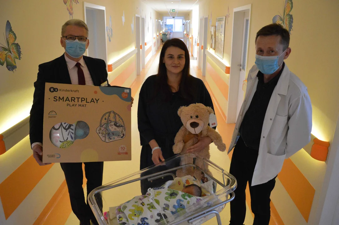 Lubartów: Liwia tysięcznym dzieckiem urodzonym w tym roku w szpitalu w Lubartowie! - Zdjęcie główne