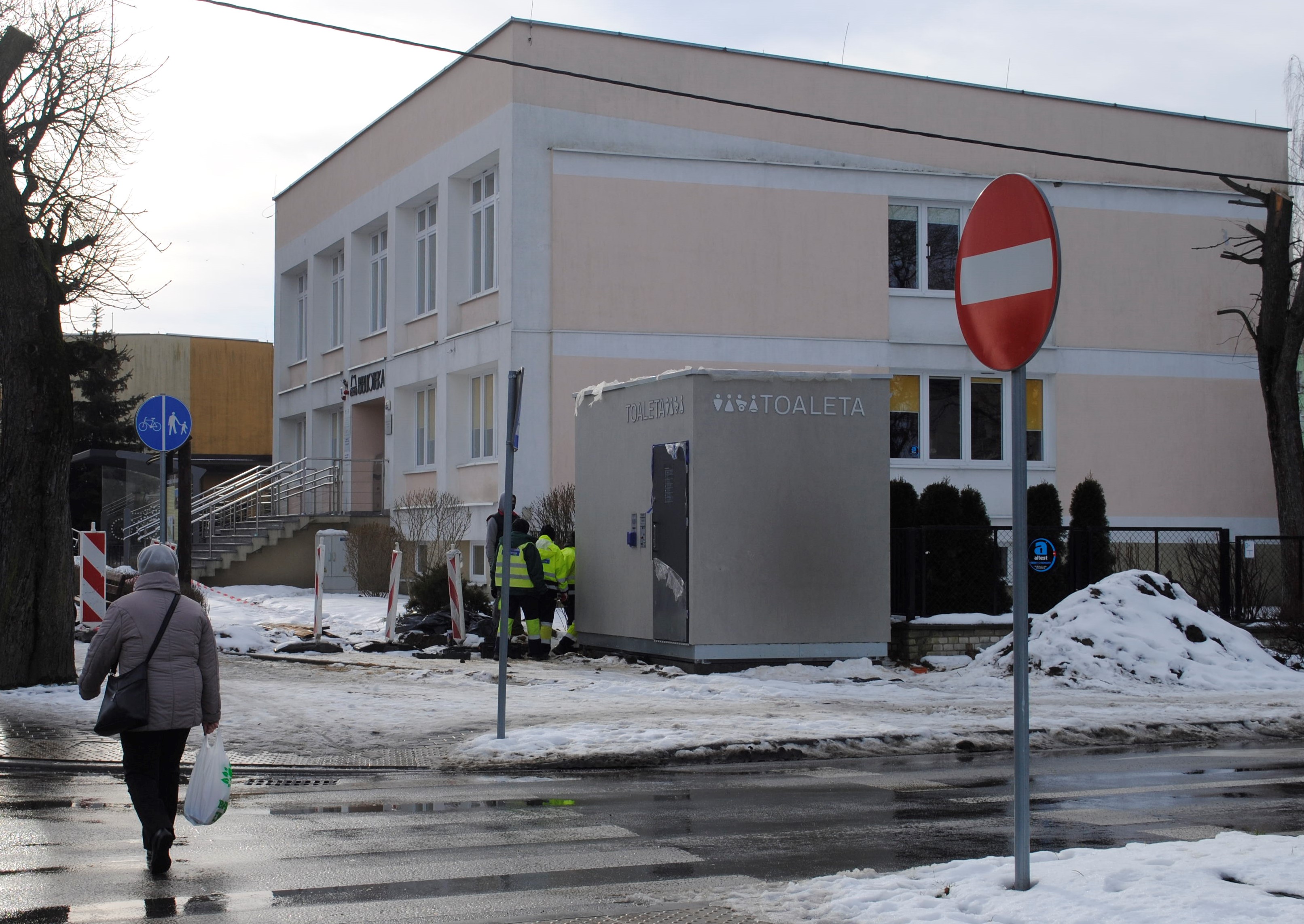 Montują miejską toaletę w Lubartowie. Czynna od lutego - Zdjęcie główne