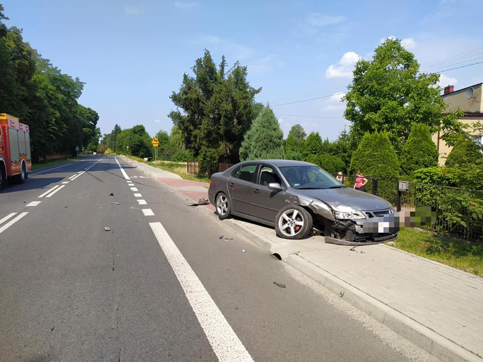 Kolizja w Siedliskach, jedna osoba poszkodowana - Zdjęcie główne