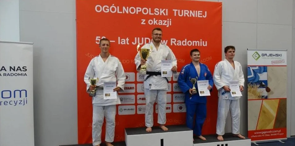 Turniej judo w Radomiu. Trener KS Workout Lubartów na podium - Zdjęcie główne