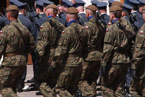 Nasza armia potrzebuje  żołnierzy. Wraca zasadnicza służba wojskowa. Na jakich zasadach? - Zdjęcie główne