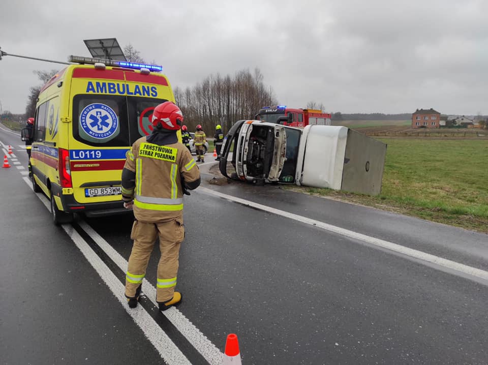 Gmina Firlej: w Bykowszczyźnie bus wpadł do rowu - Zdjęcie główne