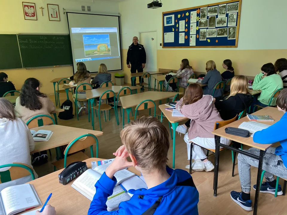 ZPO2 w Międzyrzecu Podlaskim spotkało się z policjantem - Zdjęcie główne