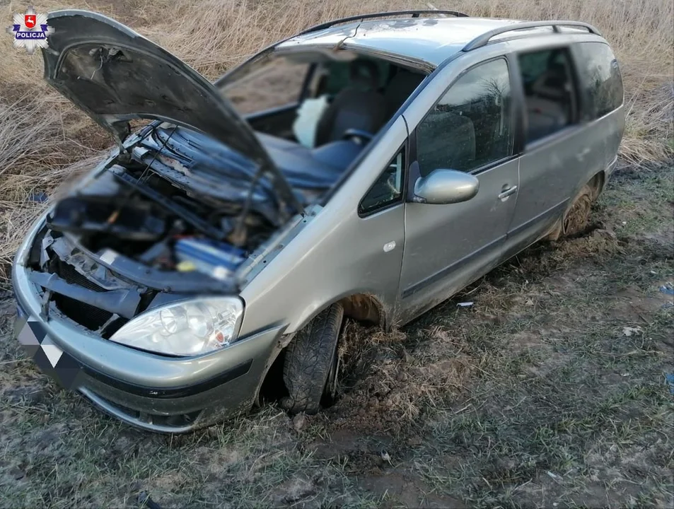 Powiat lubartowski: Stracił panowanie nad autem i wjechał w pole. Był pod wpływem narkotyków - Zdjęcie główne