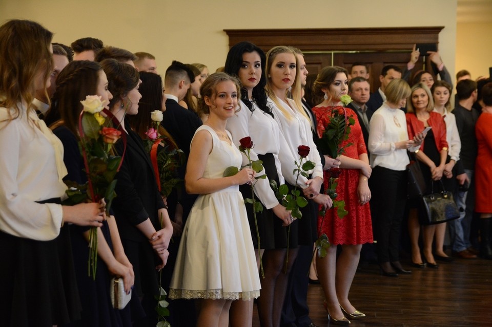 Studniówka 2016 Liceum Ogólnokształcącego im. gen. Władysława Sikorskiego w Międzyrzecu Podlaskim - Zdjęcie główne