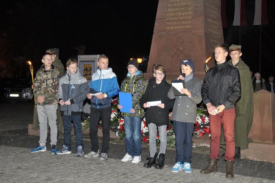 Chwała bohaterom! - Zdjęcie główne