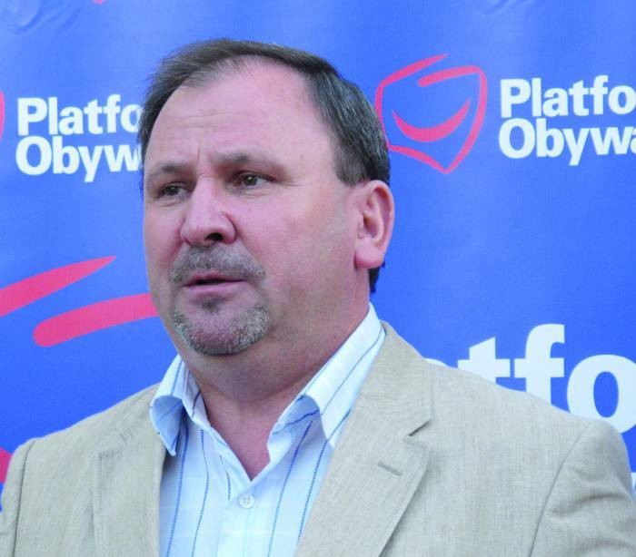 Abramowicz ma 1,16 mln zł oszczędności, a Żmijan mercedesa za 420 tys. zł - Zdjęcie główne