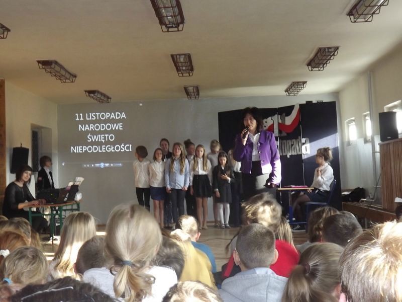 Niepodległościowy Apel w SP3 - Zdjęcie główne