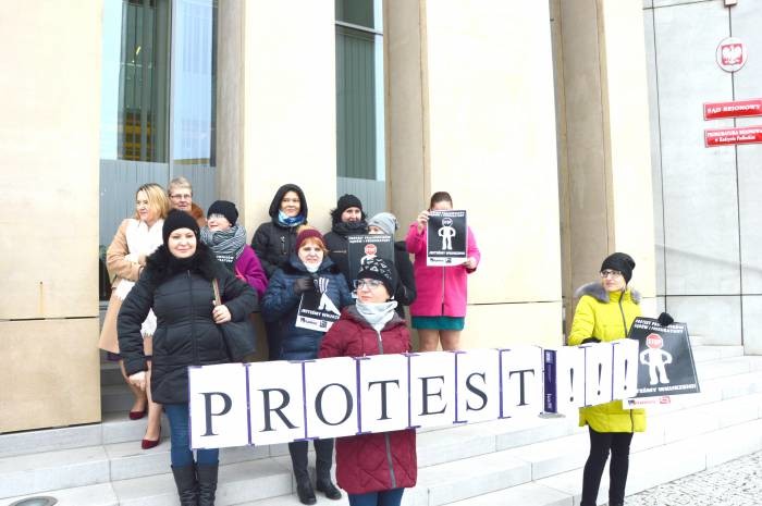 Protest pracowników prokuratury i sądu - Zdjęcie główne