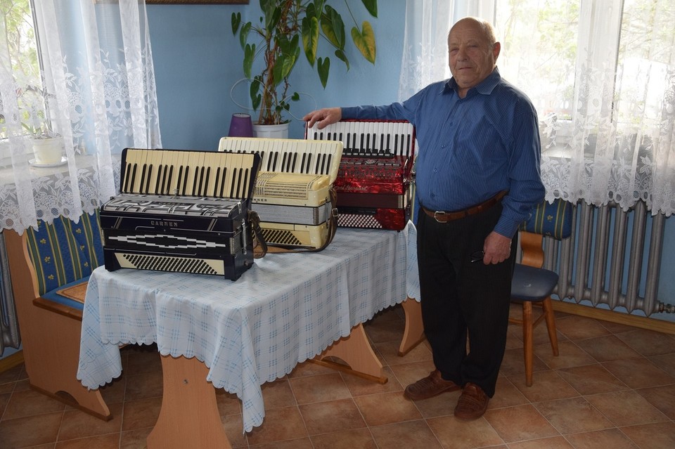 Z akordeonem od młodzieńczych lat - Zdjęcie główne