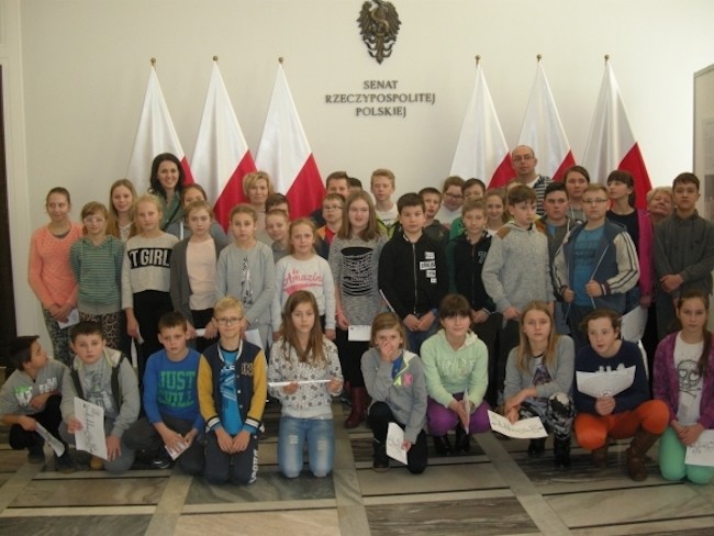 Uczniowie szkoły podstawowej w Misiach odwiedzili Sejm (wideo) - Zdjęcie główne