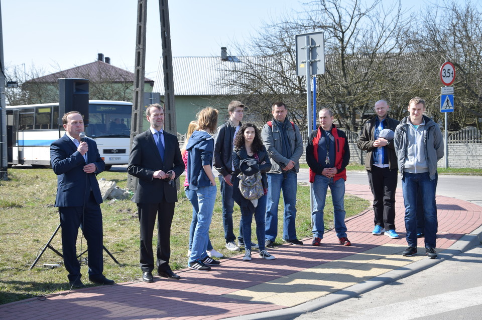 Młodzież pamięta o kwietniowej tragedii - Zdjęcie główne